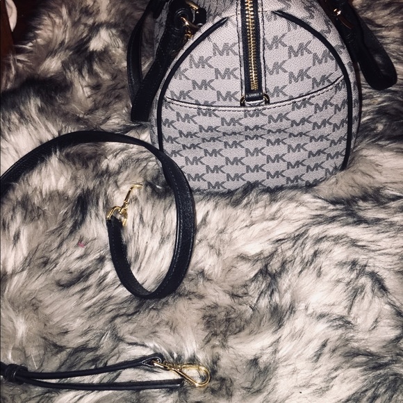 Grey & Black Michael Kors Handbag Limited Edition - Picture 4 of 6